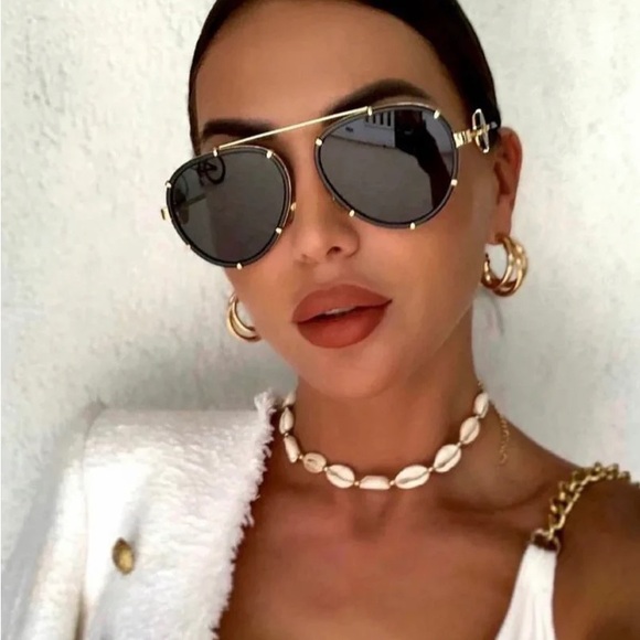 Versace VE2232 Sunglasses - Picture 3 of 3